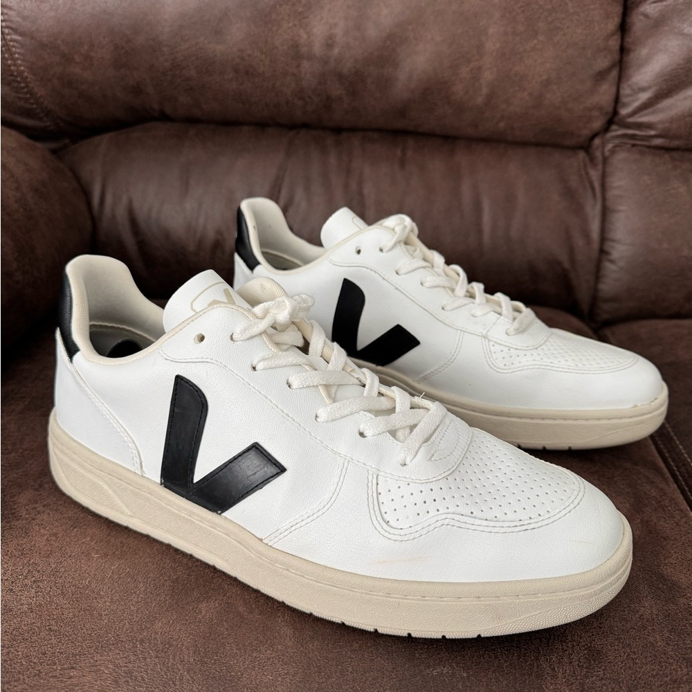 Veja Men's V-10 White/Black size 12
